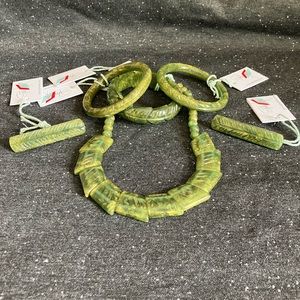 Splendette Golden Olive Fakelite Necklace, Barrette & Bangle Set